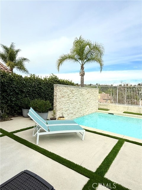 Building Photo - 24725 Cll Serranona