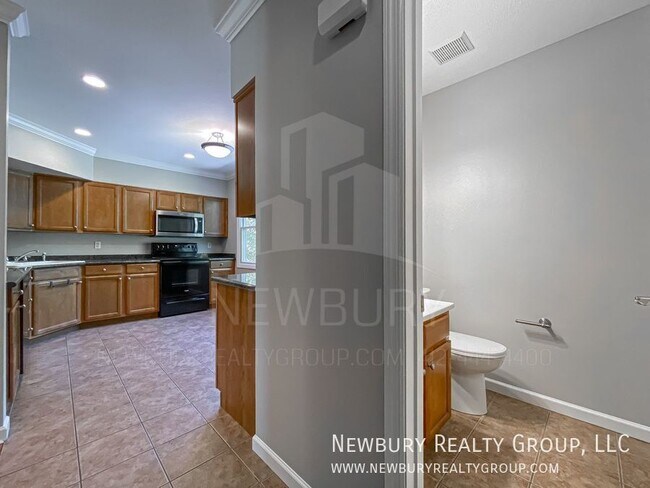 Building Photo - 135 Banksville Pl