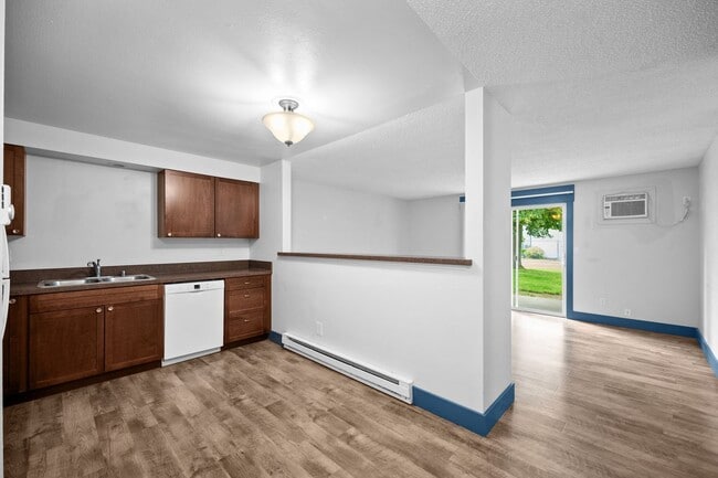 Building Photo - 1521 N Bowdish Rd