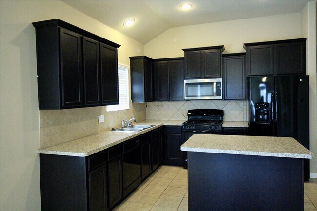 Building Photo - 25311 Saddlebrook Ranch Dr