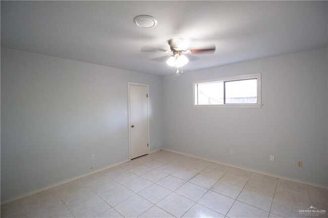 Building Photo - 19 Larkspur Ave