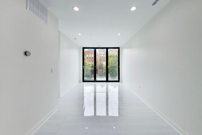 Building Photo - 6344 Hennings Ct