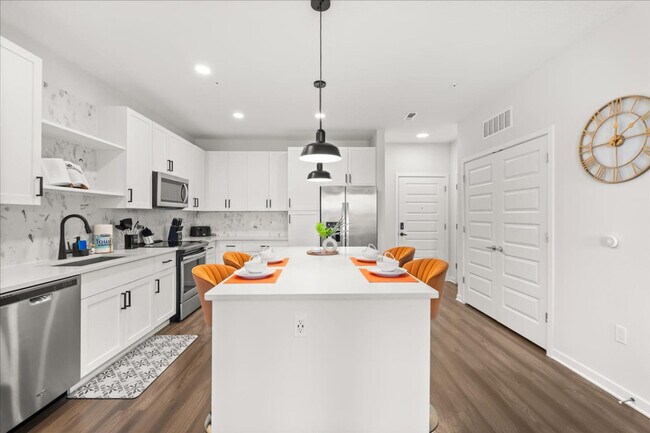 Building Photo - 1223 E Plant St