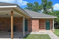 Building Photo - 2 Bed, 2 Bath Duplex Decatur TX