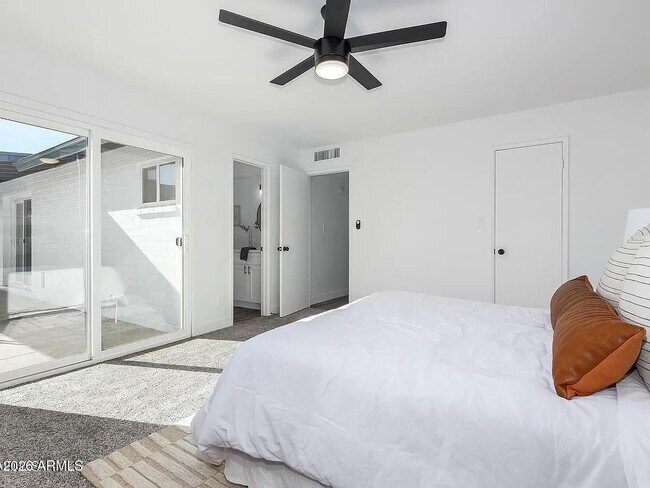 Building Photo - 2529 E Commonwealth Cir