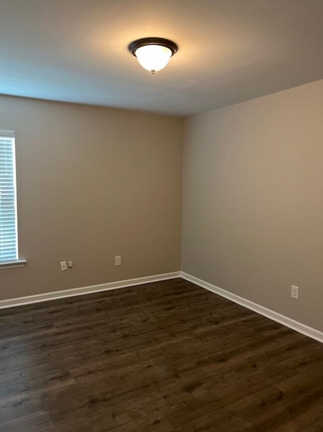 Building Photo - 336 Slate Dr