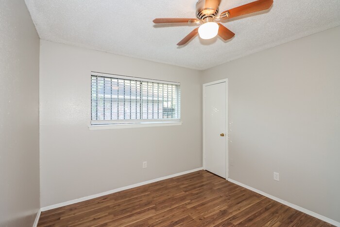 Building Photo - 11750 Murr Way