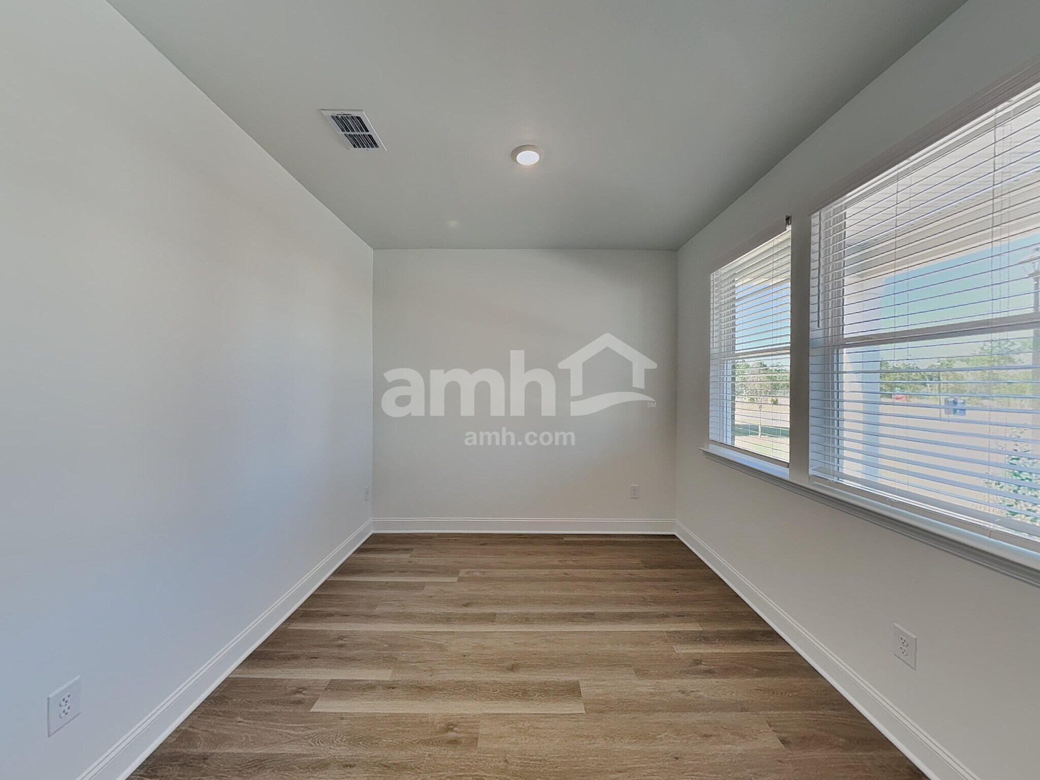 Building Photo - 1409 Aquamarine Dr