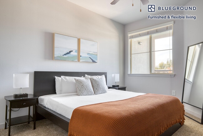 Building Photo - 5550 Grosvenor Blvd