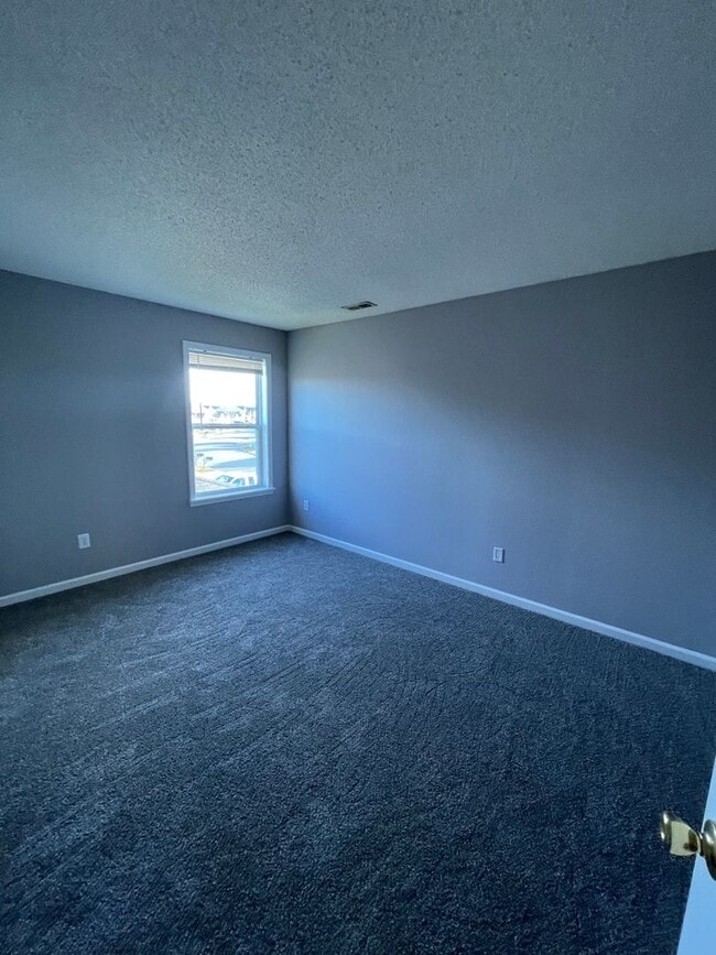Building Photo - Franklin Twp 4 BR + loft
