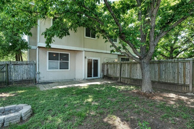 Building Photo - 8102 Willet Trail