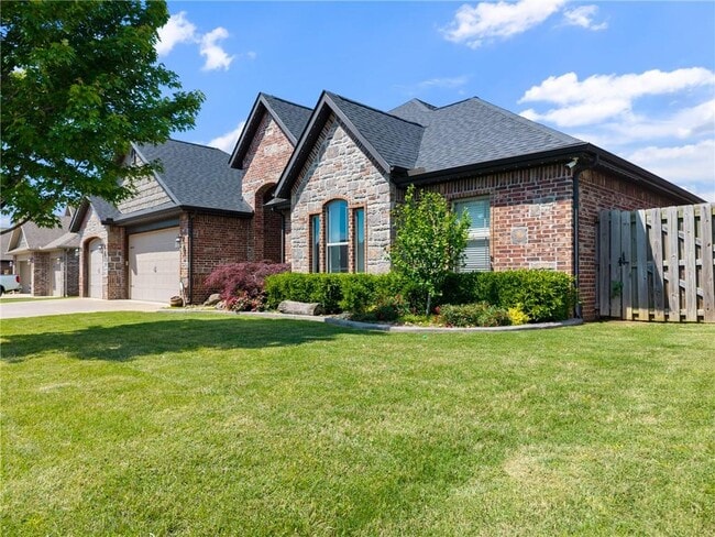 Building Photo - 5702 S 60th Pl