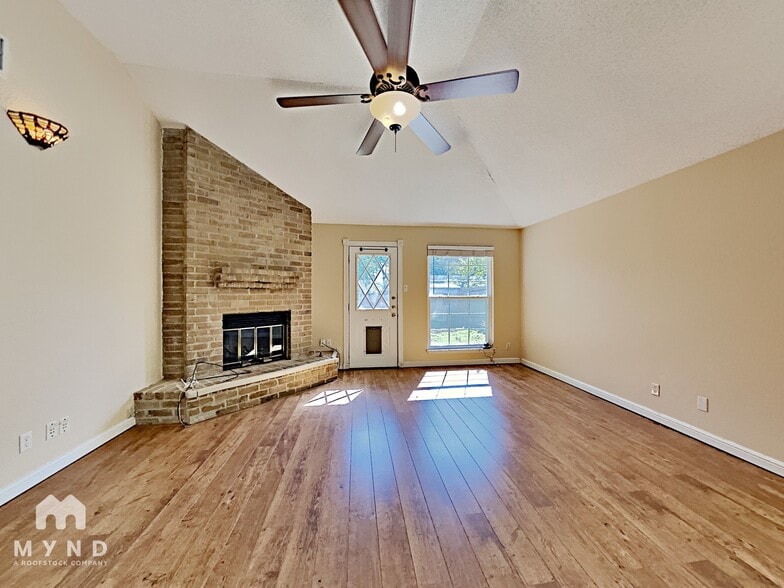 Building Photo - 14605 Gold Fish Pond Ave