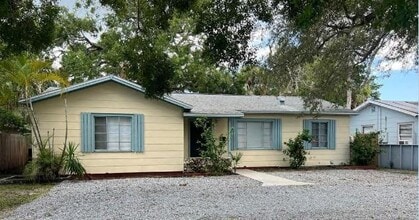 Building Photo - 4.0 bedroom in St. Petersburg Florida 33703