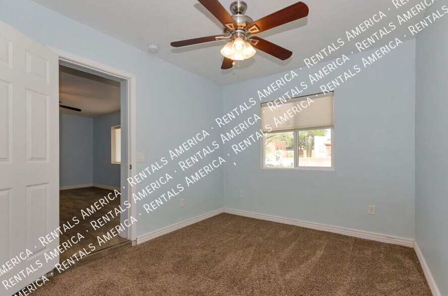 Building Photo - 1420 N Winstel Blvd