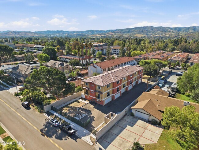 Building Photo - 1740 Patricia Ave