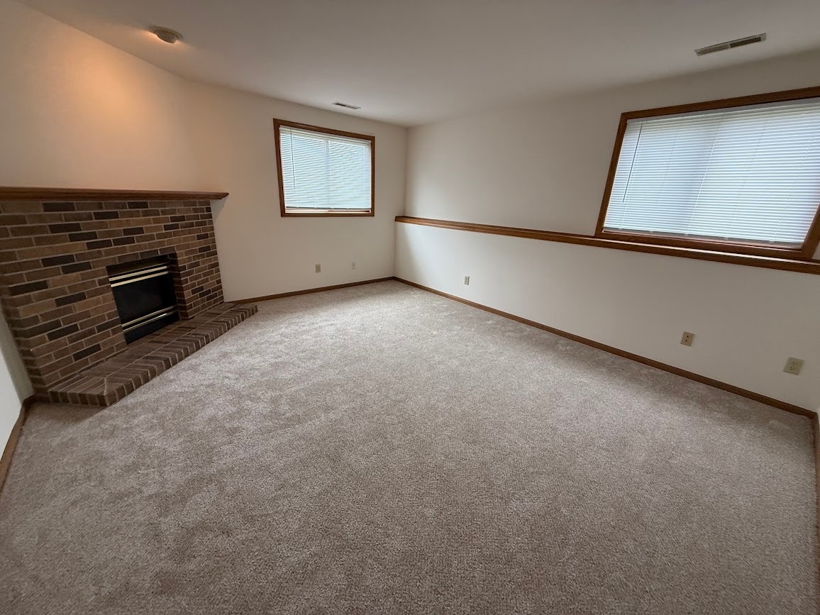 Building Photo - 1627 Rustic Dr