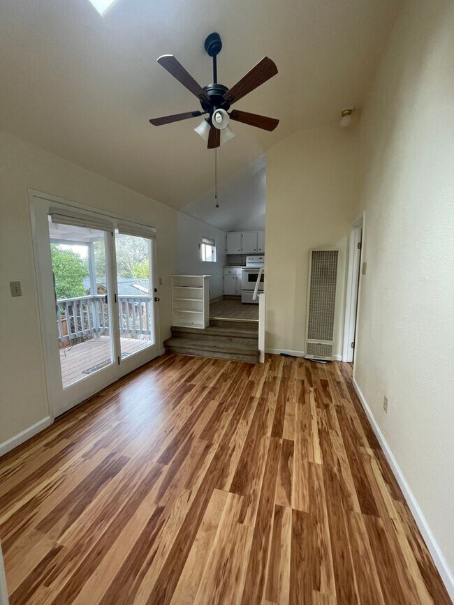 Building Photo - Quaint 2 Bedroom, 1 Bath House: Steps Away from Historic Old Town Auburn