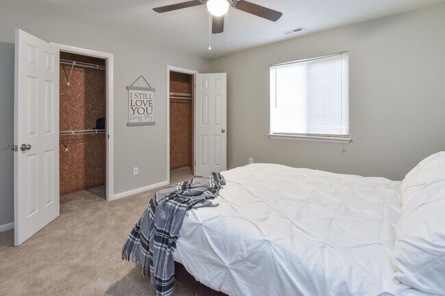 Building Photo - Completely Updated & Ready NOW!! 1-Car Attached Garage! Pet Friendly!