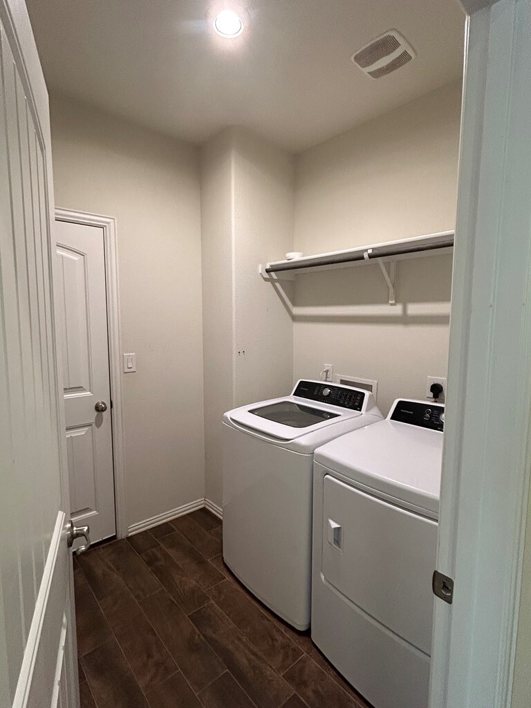 Building Photo - 1713 Twin Falls Dr