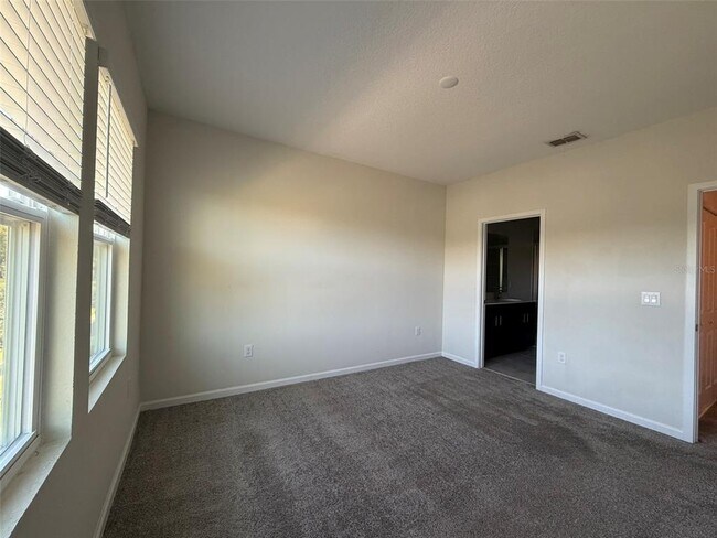 Building Photo - 9360 Tecumseh Dr