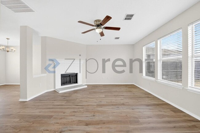 Building Photo - 1626 White Oak Rd