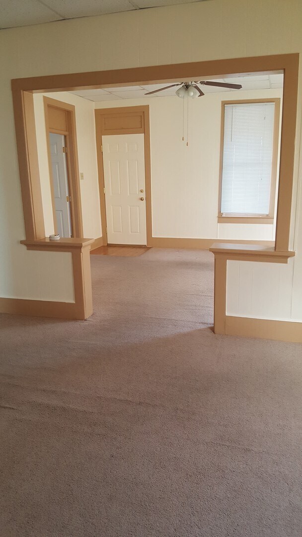 Building Photo - 2 bedroom 1 bath home