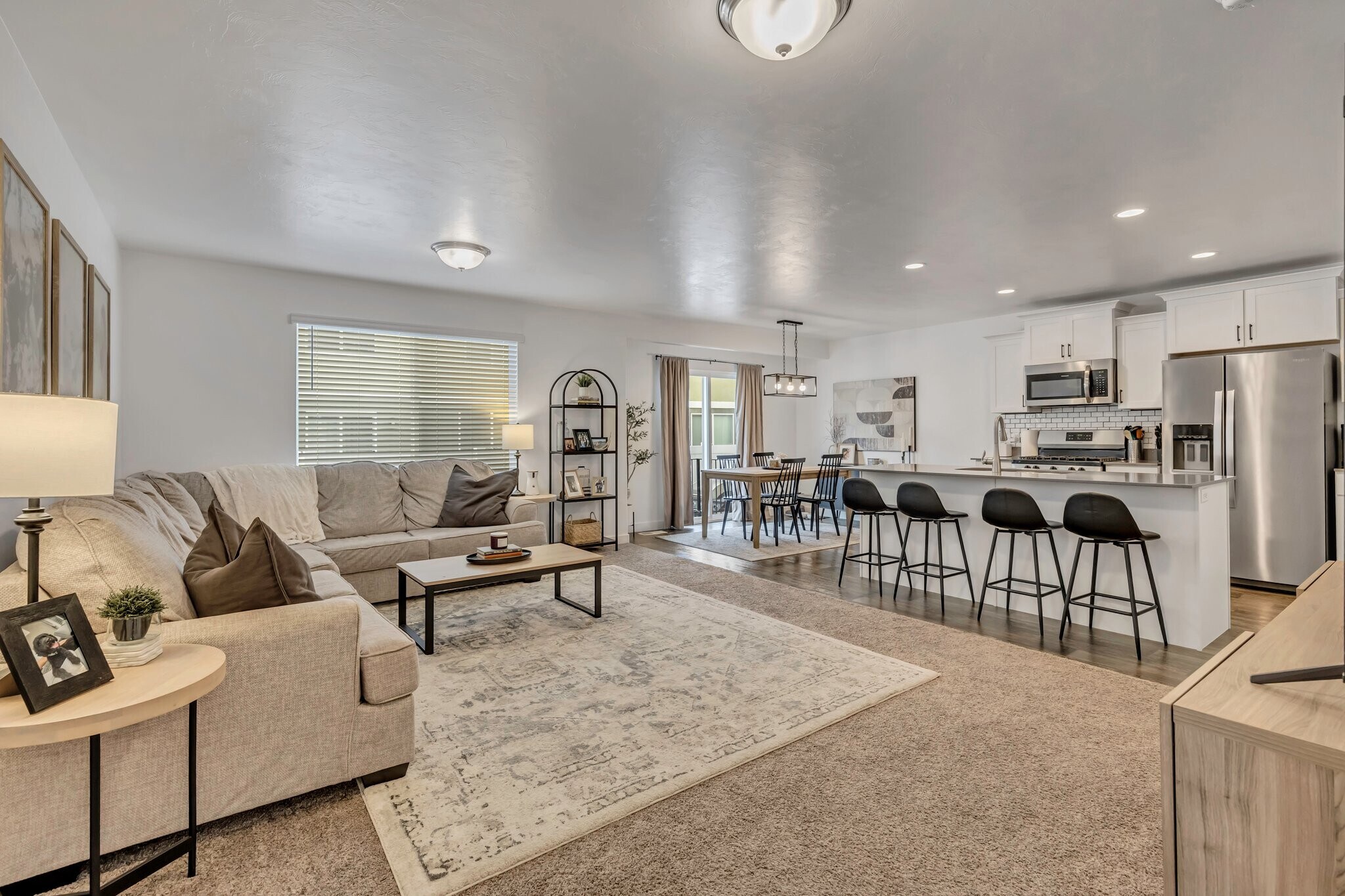 Building Photo - 5176 W Duet Dr