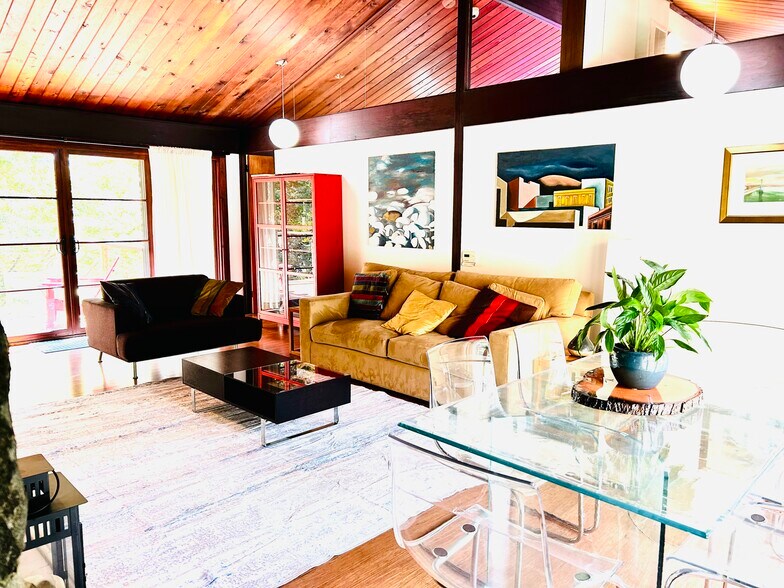 Living area/ dining area - 16 Park Hill Ter