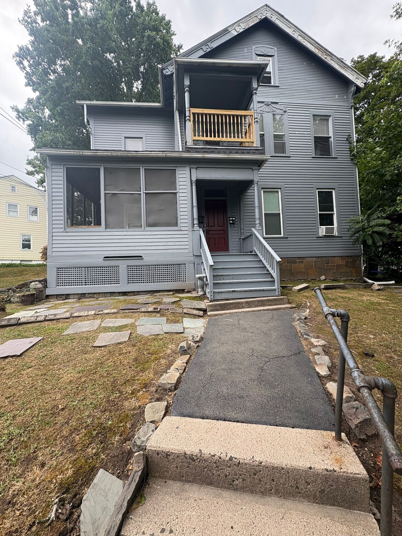 Building Photo - 1260 Whalley Ave