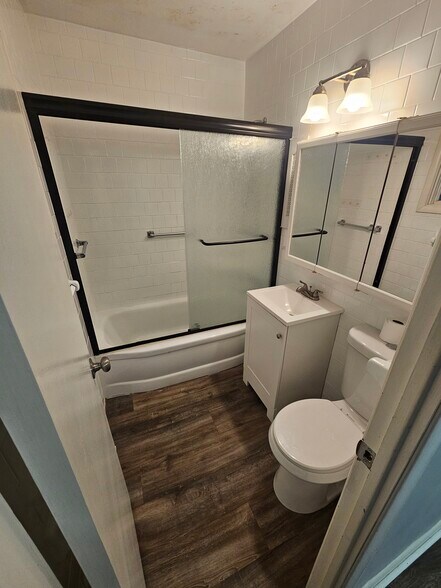 Building Photo - 659 Andrews Rd