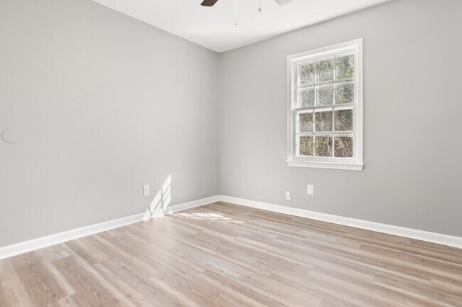 Building Photo - 2600 Mallard Ct