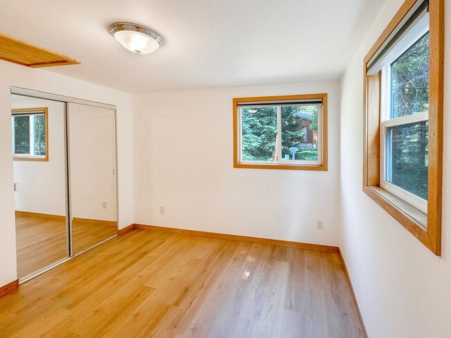 Building Photo - Newly renovated French Creek Home! Updates...