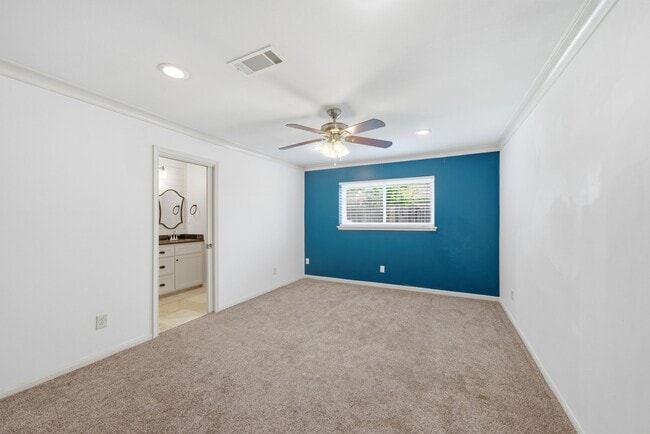 Building Photo - 2502 Hollow Hook Rd