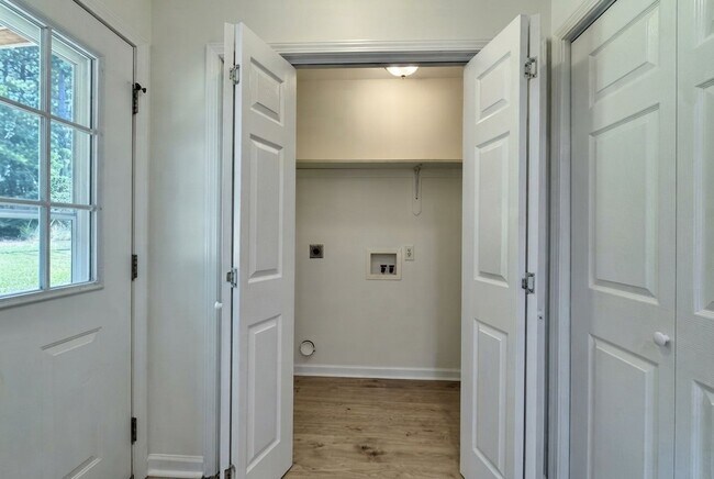 Building Photo - 4747 Old Marksville Hwy