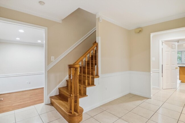 Building Photo - 5 BR 4.5 BA home with inground heated pool and extensive hardscape!