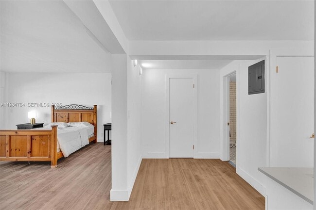 Building Photo - 4144 El Mar Dr