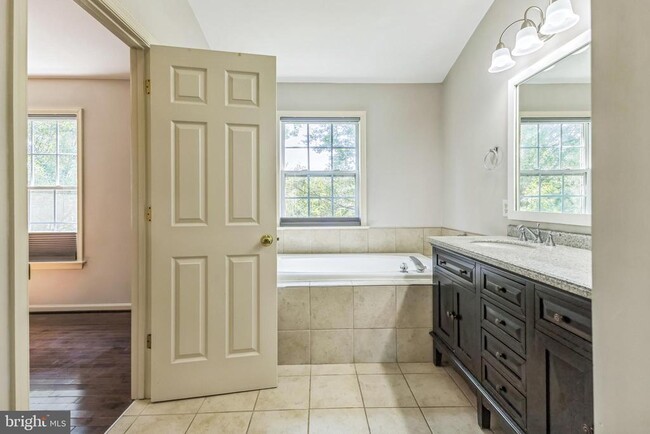 Building Photo - 5907 Trumpet Sound Ct