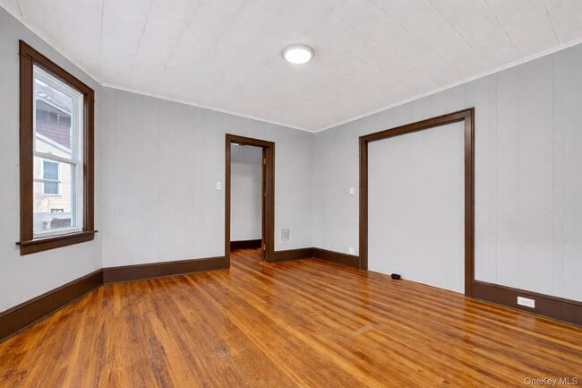 Building Photo - 148 Winnikee Ave