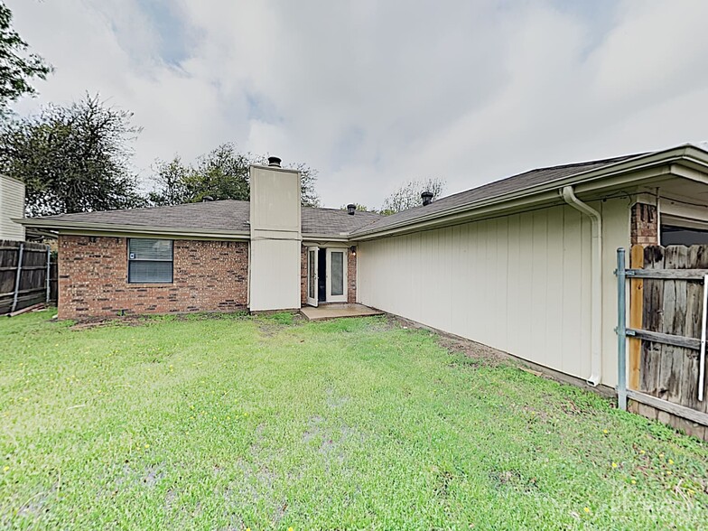 Building Photo - 2821 El Paso Way