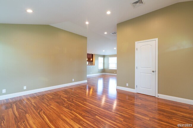 Building Photo - $4,200 | 3br/2ba Single Family Home in Kum...