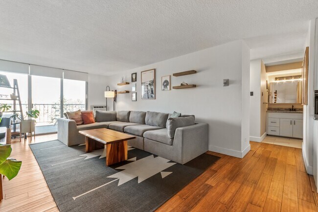 Building Photo - 4800 Hale Pky