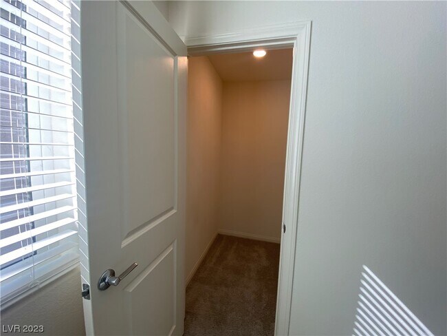 Building Photo - 6882 Magenta Moon St