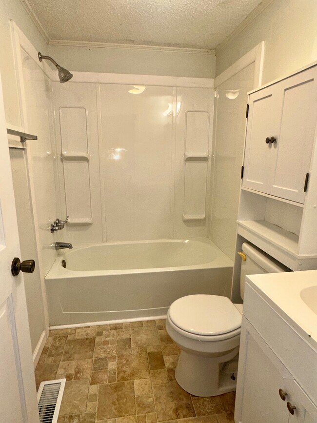 Building Photo - 1857 Pamplico Hwy