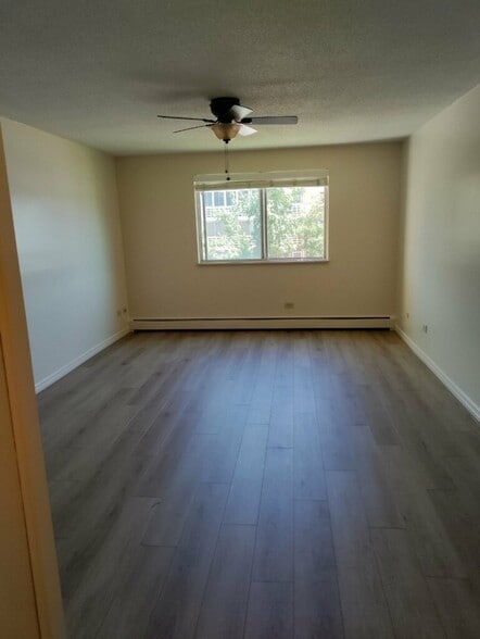 Building Photo - 695 S Alton Way