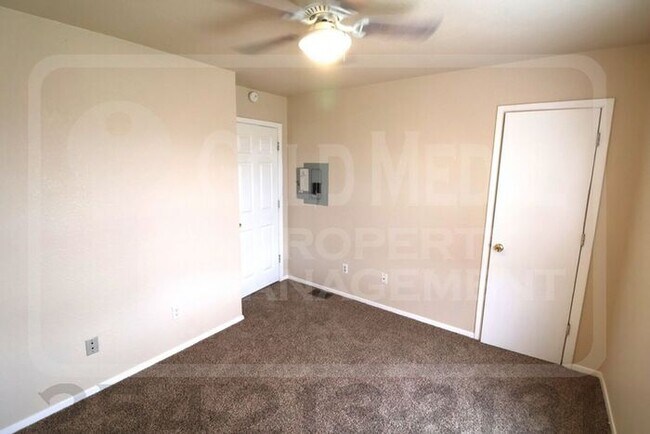 Building Photo - 1106 Leslie Cir