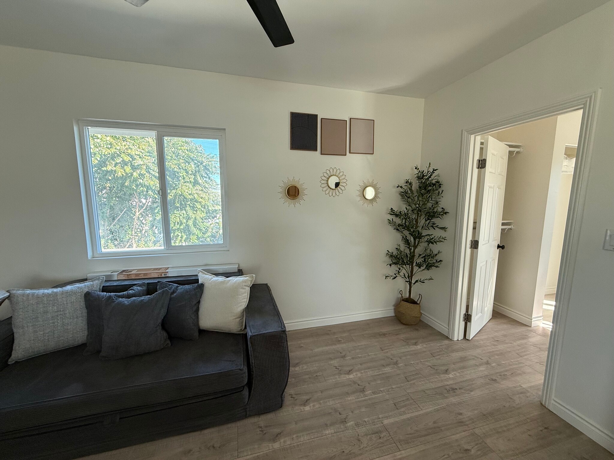 Building Photo - 7115 Somerset Blvd