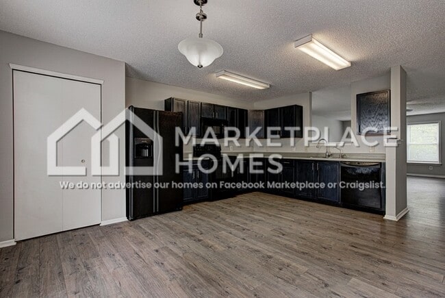 Building Photo - 2108 Bridlewood Dr