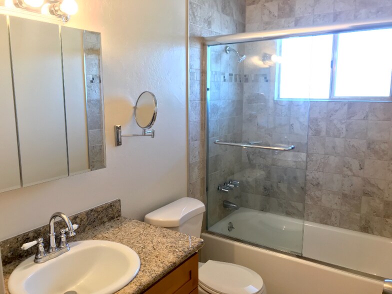 Building Photo - 1020 Dolores St