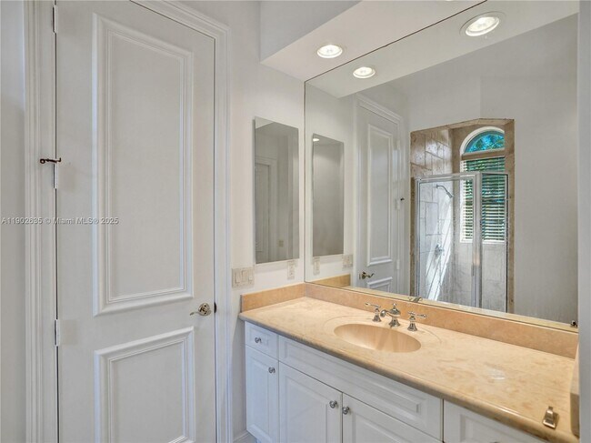 Building Photo - 16291 Bristol Pointe Dr